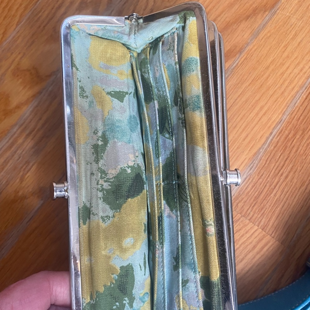 Hobo Vintage Lauren Leather Clutch Wallet - Picture 4 of 9